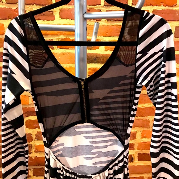 Maxi Dress - Unique - Picture 4 of 5